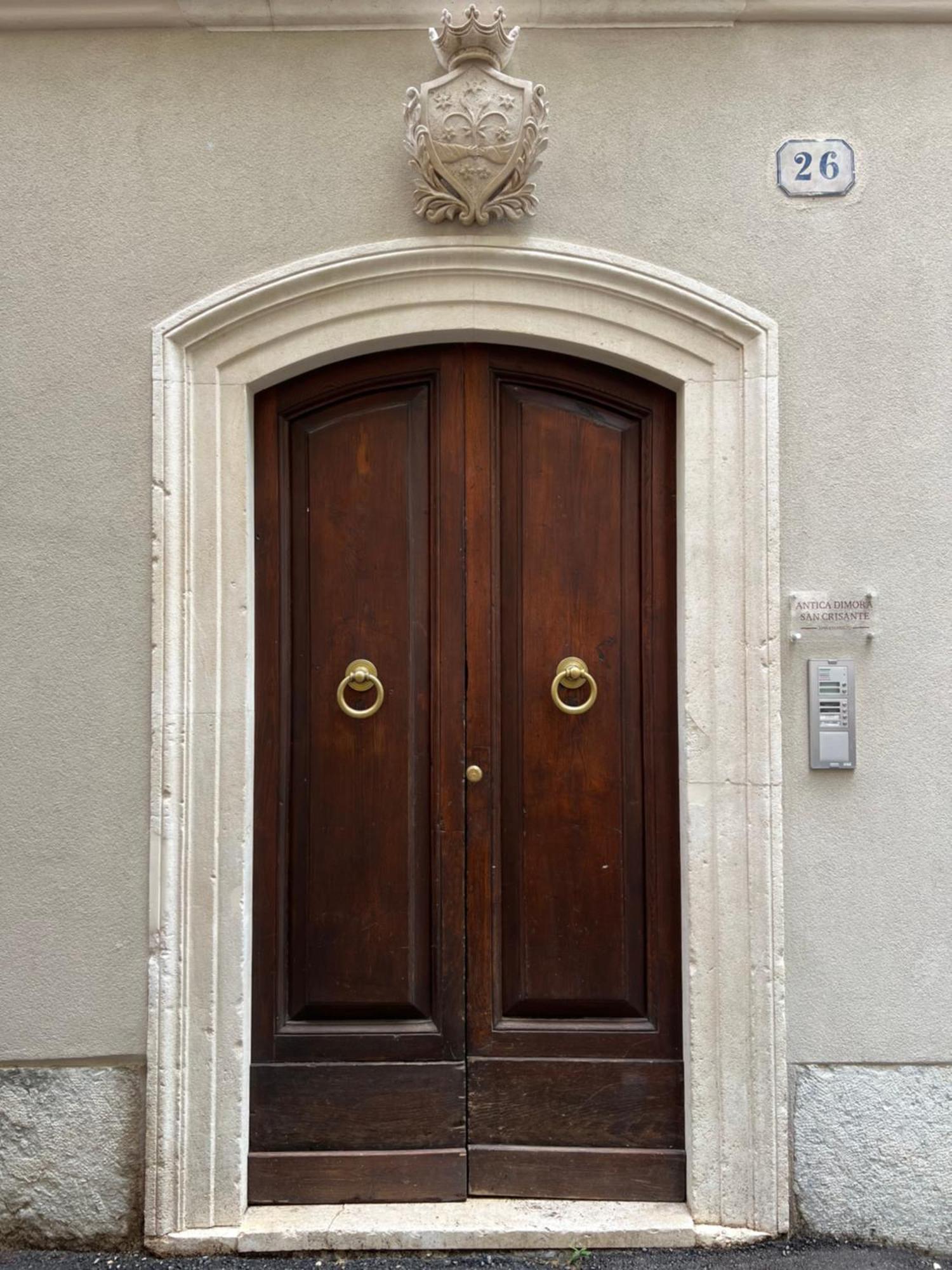 Апартаменты Antica Dimora San Crisante - Centro Storico Л'Акуила Экстерьер фото