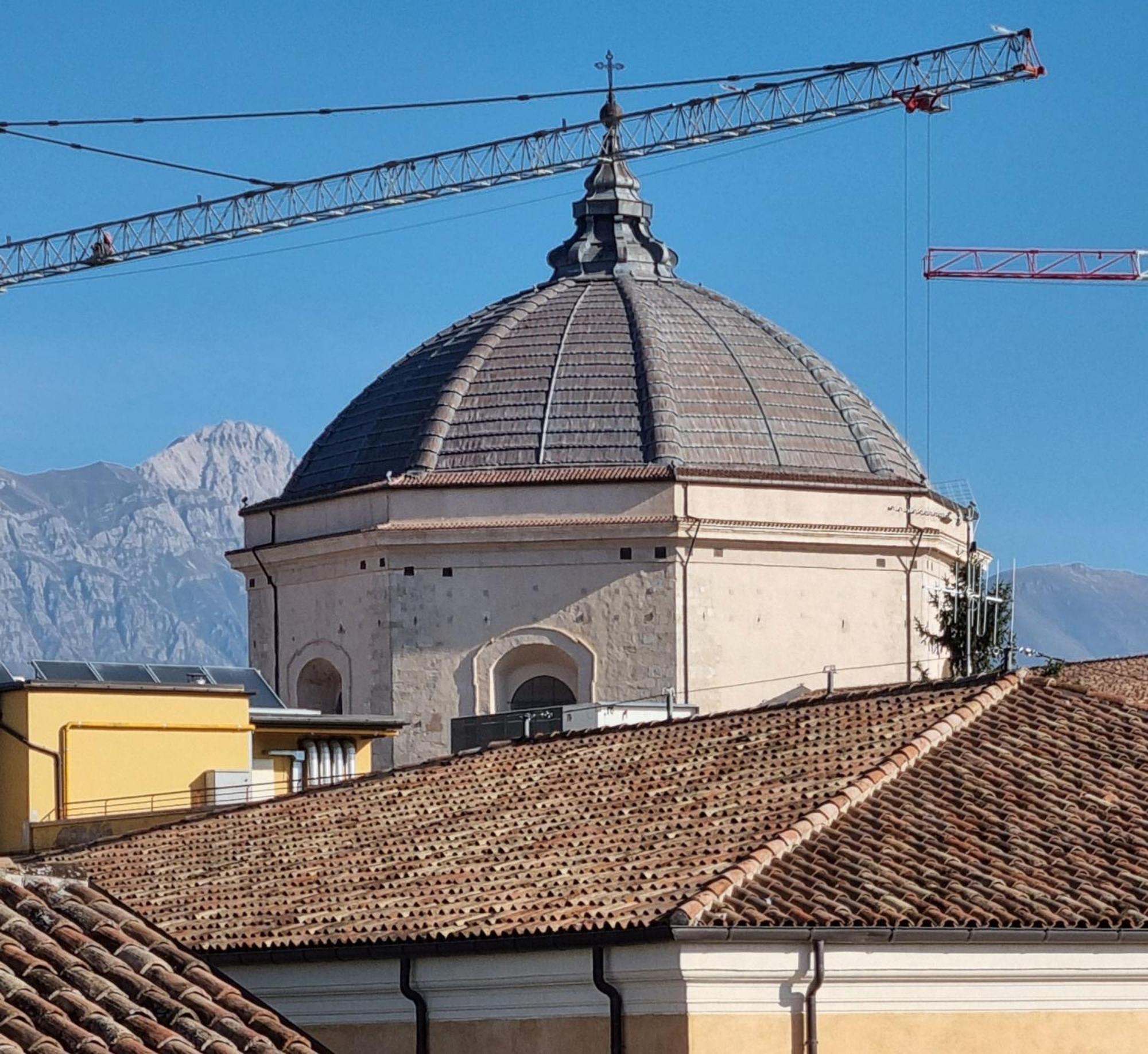 Апартаменты Antica Dimora San Crisante - Centro Storico Л'Акуила Экстерьер фото